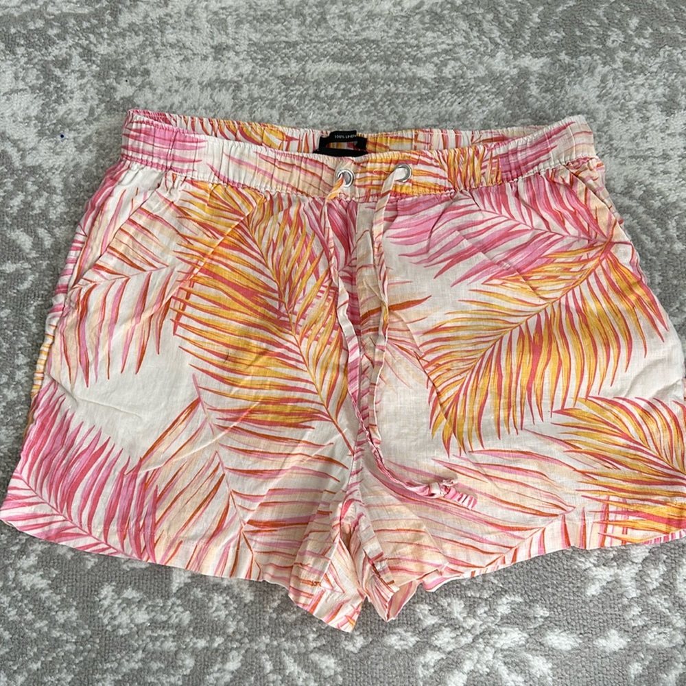 Tahari 100% Linen Pink Orange Plant Leaf Shorts